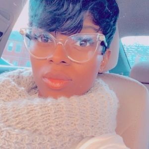 Meet your Posher, Shenicka